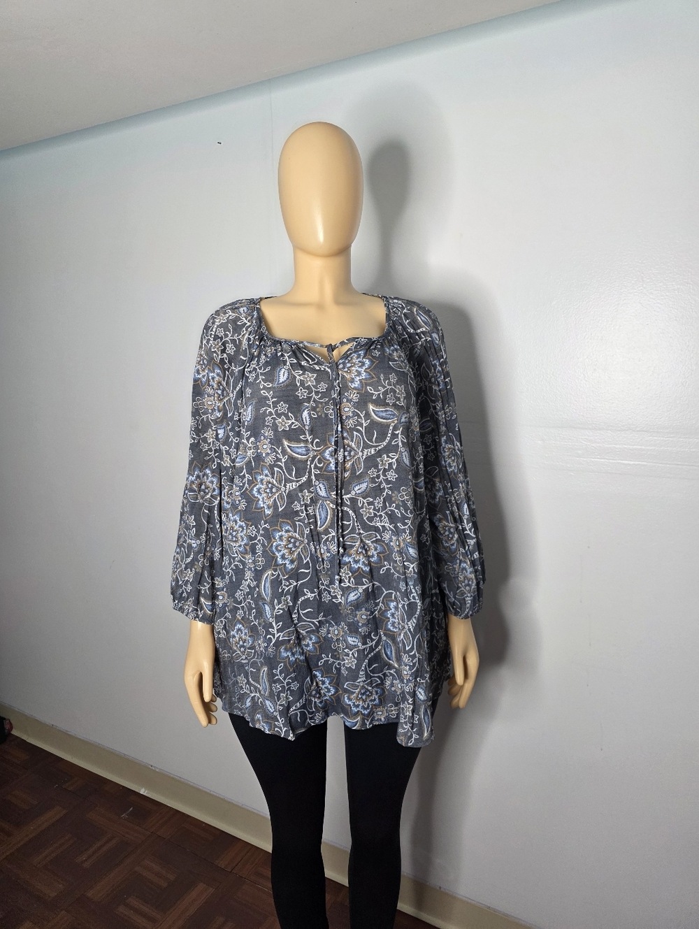 Como Blu Women's Floral Tie-Neck Peasant Tunic in Gray-Blue Size US/1X